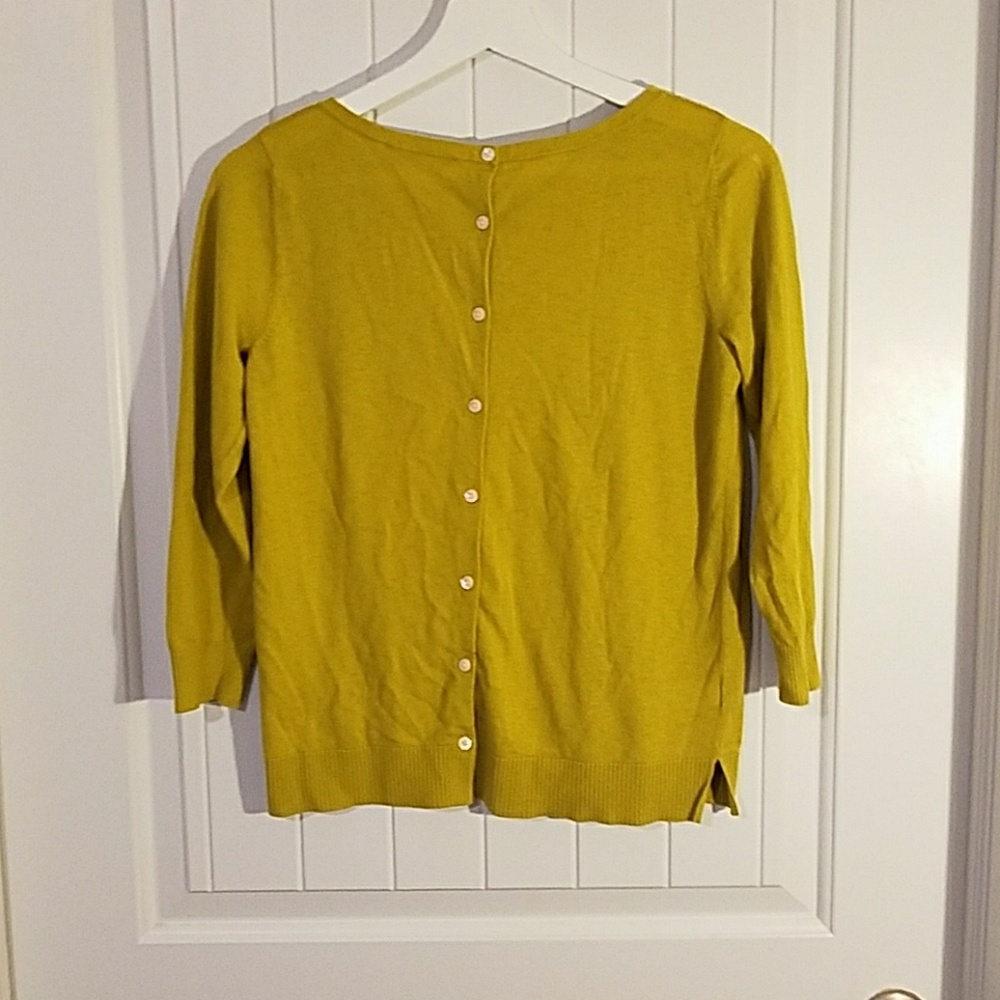 Button back top